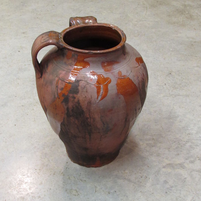 Cántaro antiguo de cerámica