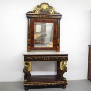 Consola antigua con espejo